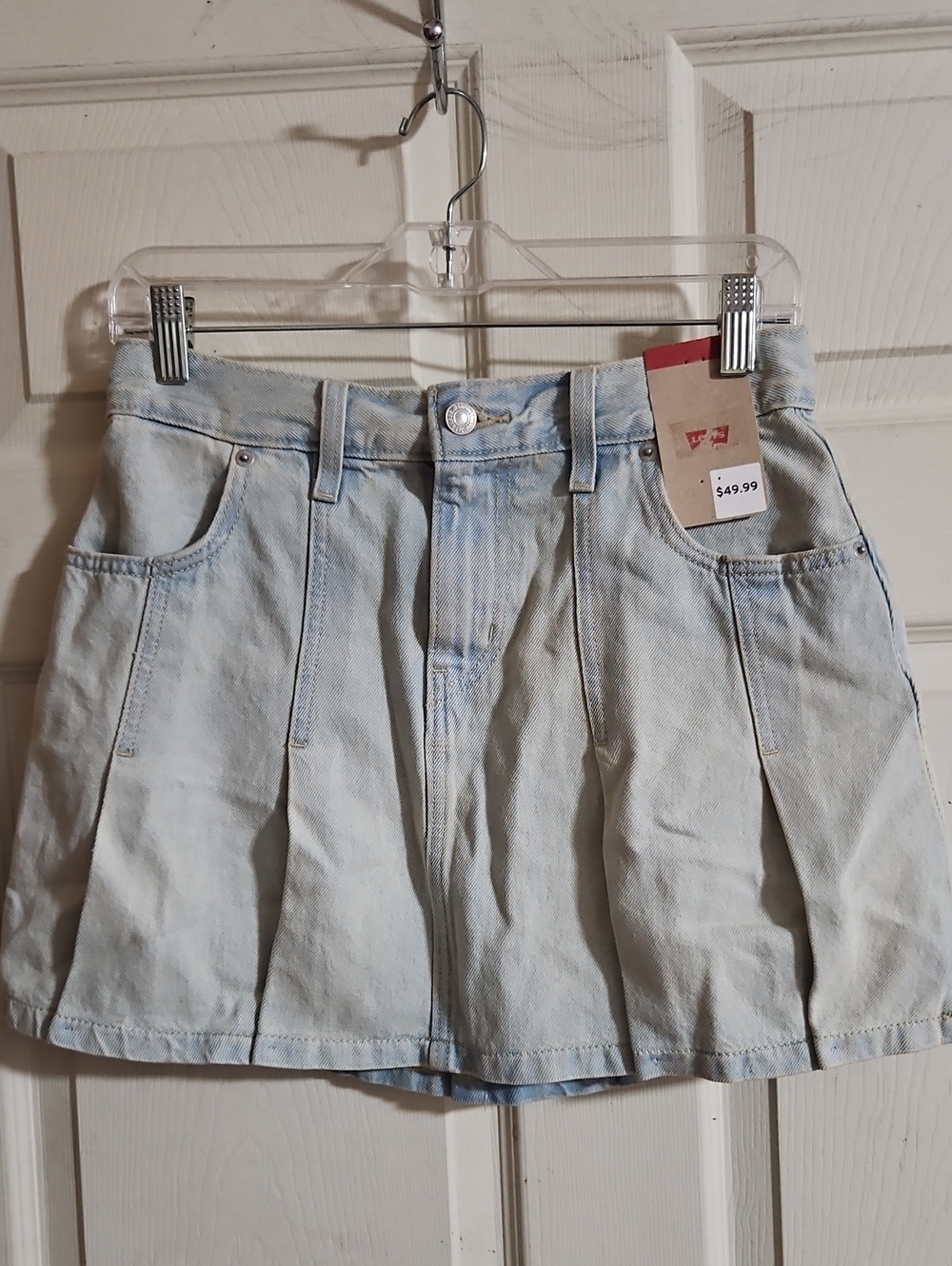 LEVI'S DENIM PLEATED MINI SKIRT: NEW WITH TAGS: SIZE 26